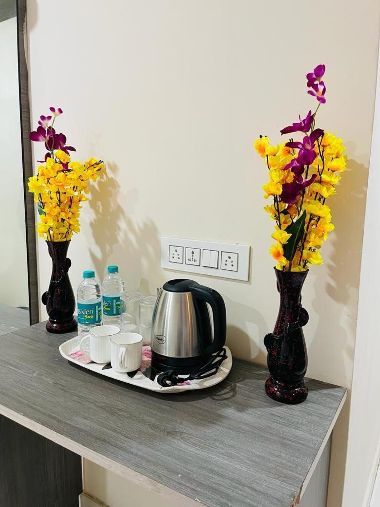 Hotel Blue Petals Shamshabad Esterno foto
